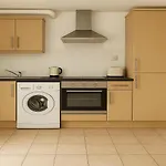 2 Bed Apartment In Shoreditch
